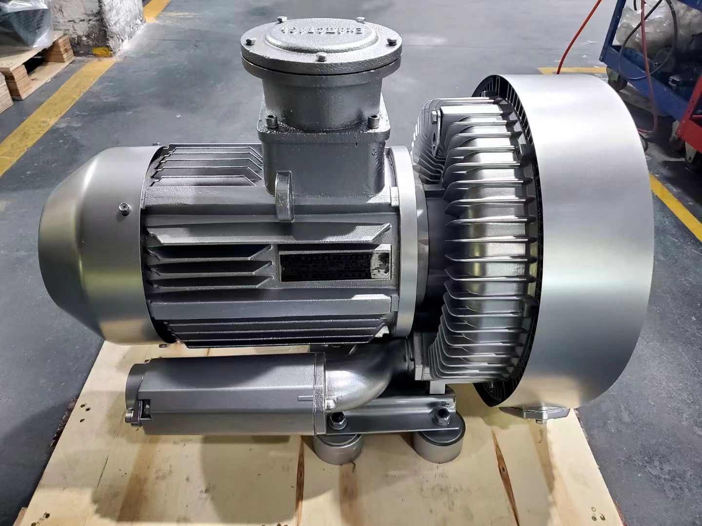 Characteristics of high temperature and high pressure blower